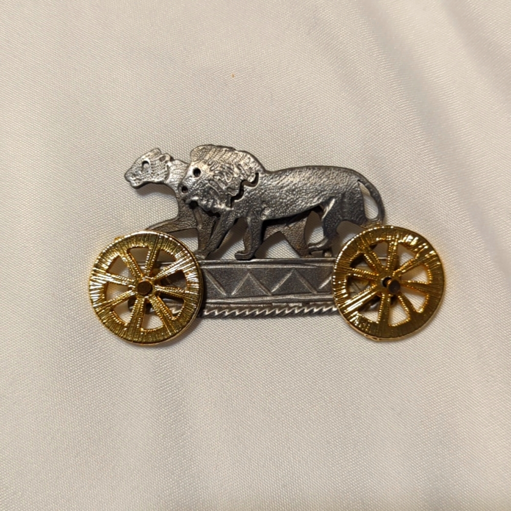Vintage ultra craft brooch figural circus lions